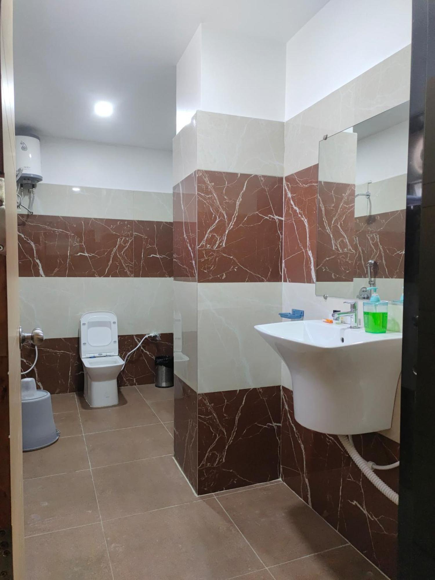 ورنجل Hotel Meridian Blue المظهر الخارجي الصورة