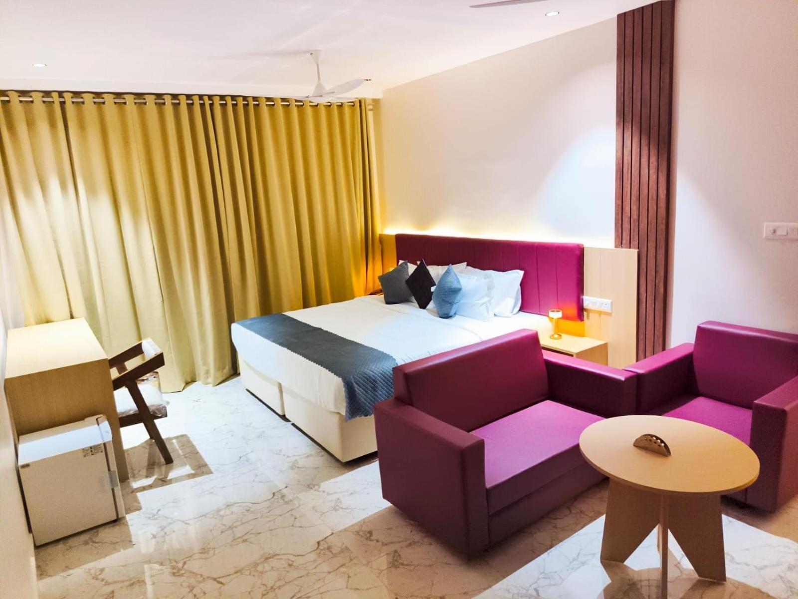 ورنجل Hotel Meridian Blue المظهر الخارجي الصورة