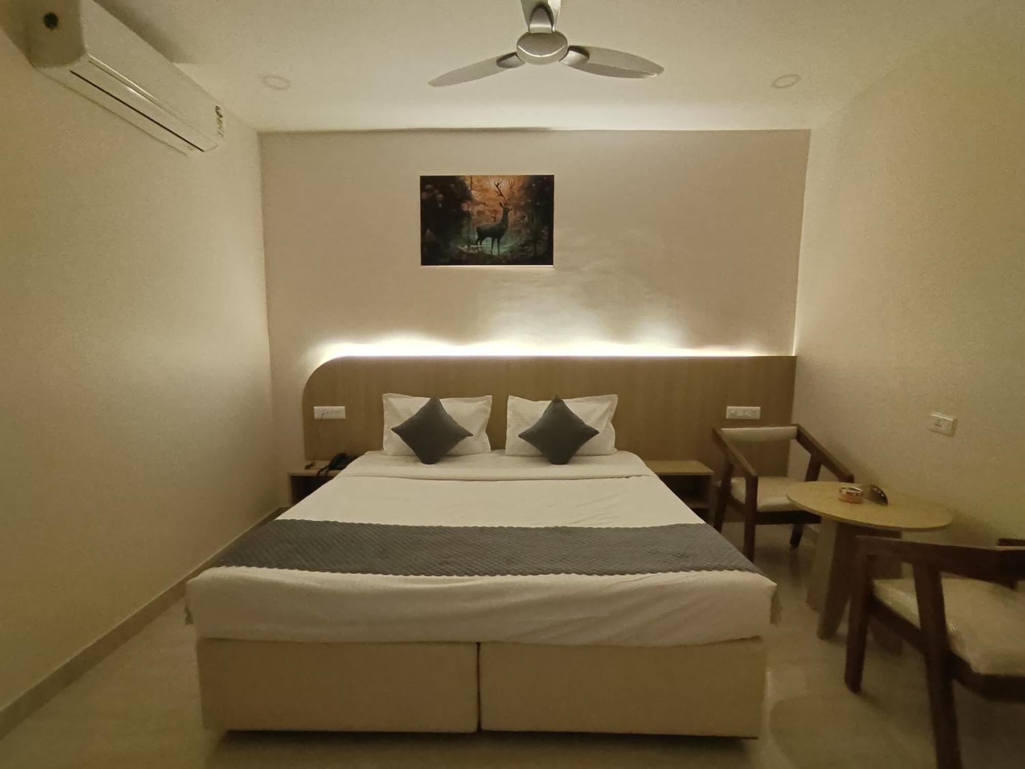 ورنجل Hotel Meridian Blue المظهر الخارجي الصورة