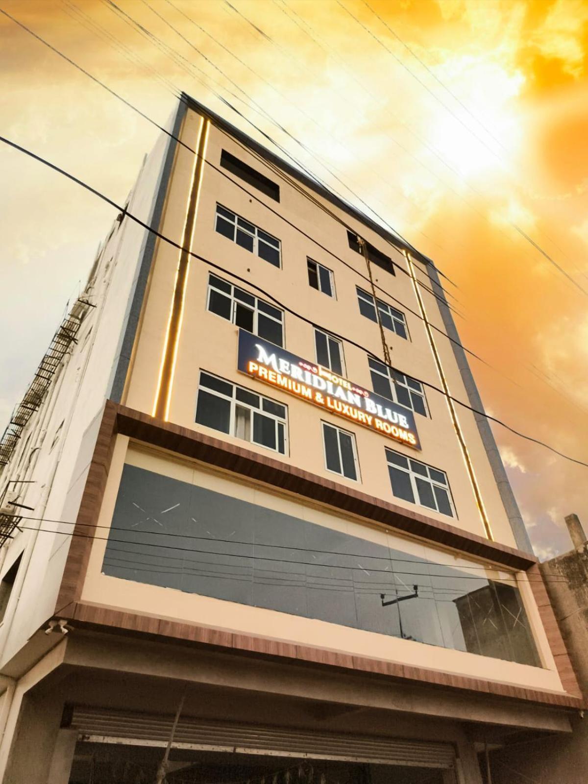 ورنجل Hotel Meridian Blue المظهر الخارجي الصورة