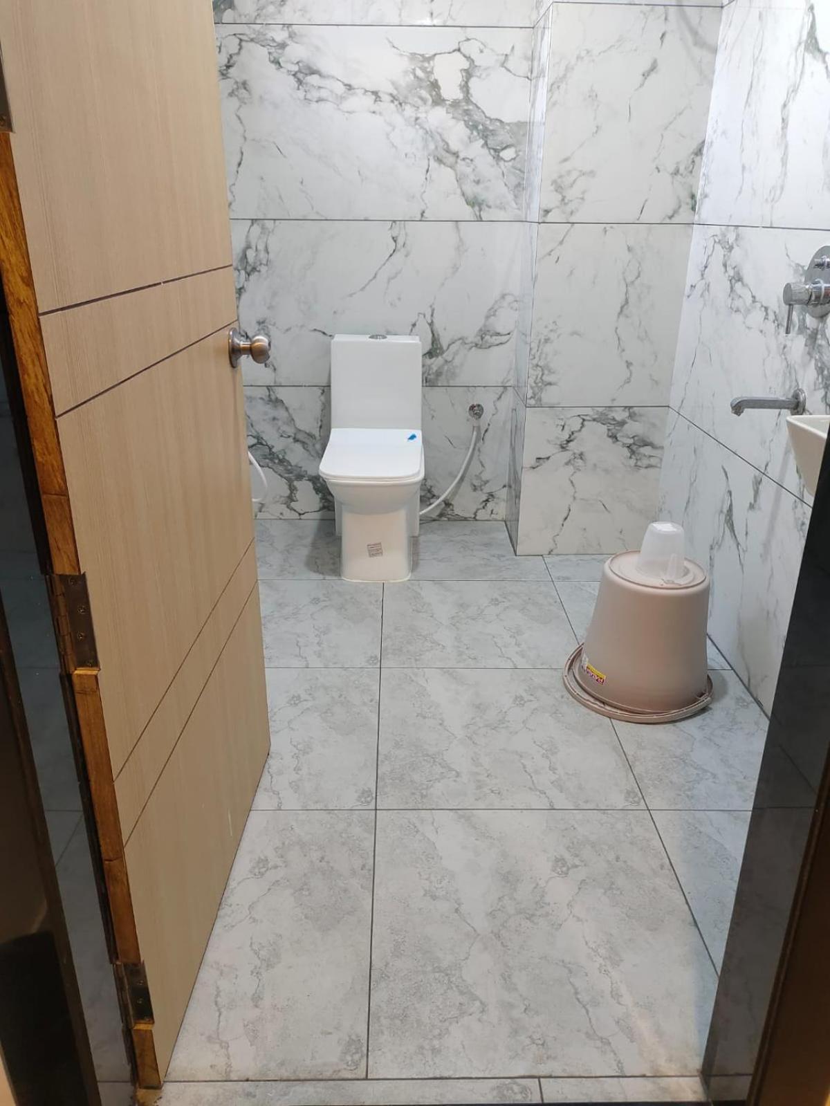 ورنجل Hotel Meridian Blue المظهر الخارجي الصورة