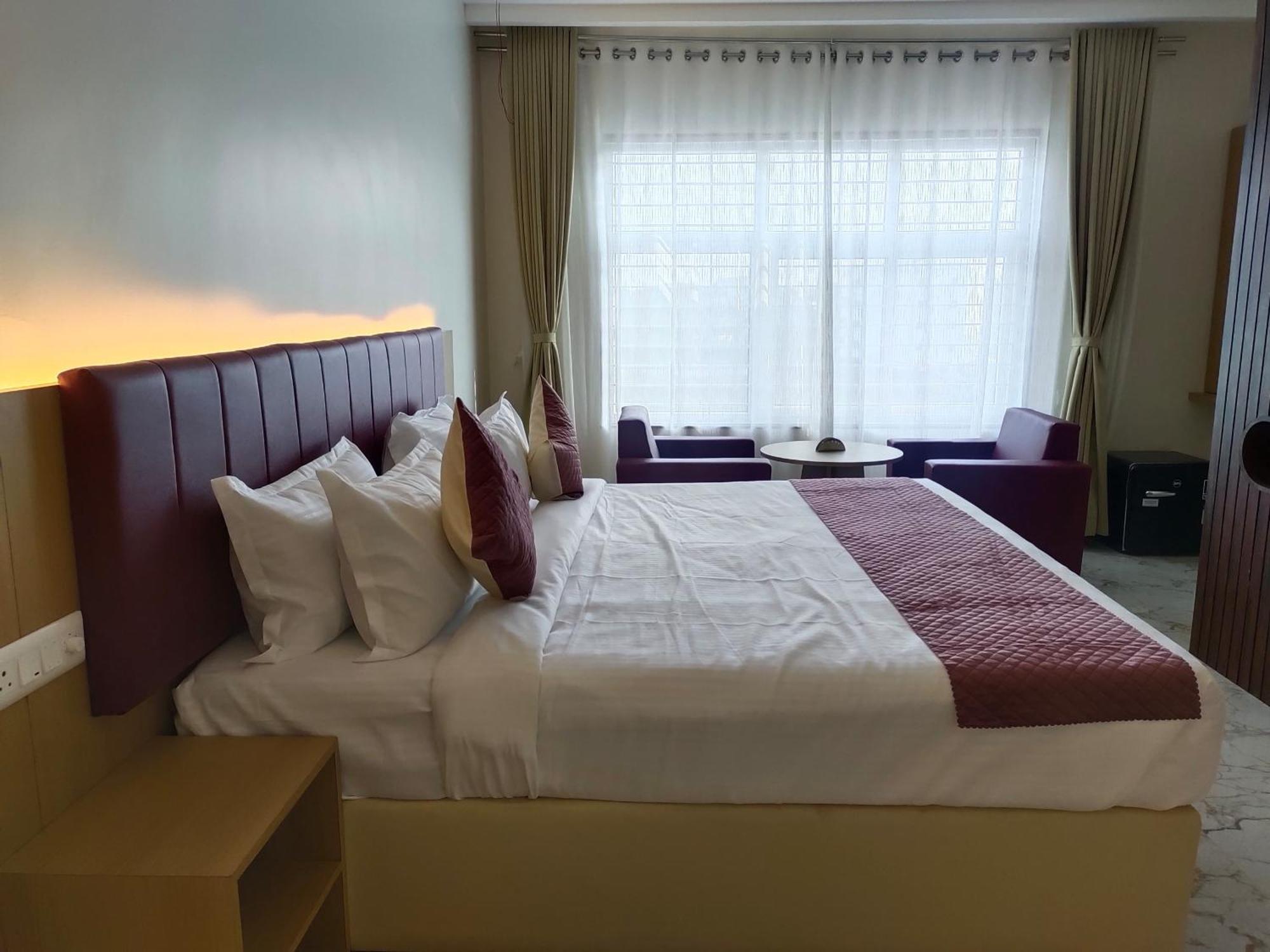 ورنجل Hotel Meridian Blue المظهر الخارجي الصورة
