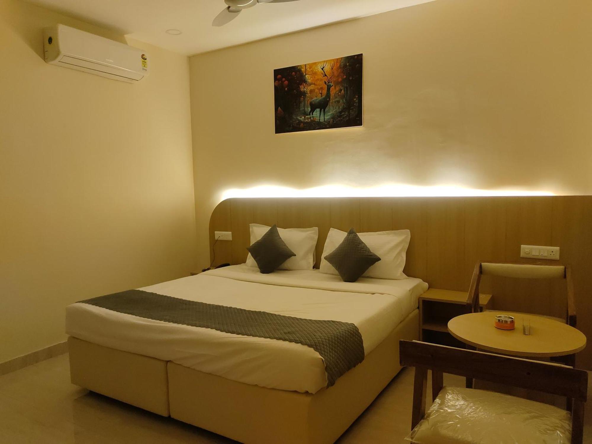 ورنجل Hotel Meridian Blue المظهر الخارجي الصورة